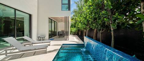 Et oppvarmet basseng