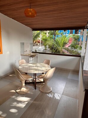 Suite económica, patio, vista al jardín | Terraza o patio