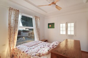 2 chambres, fer et planche à repasser, Wi-Fi gratuit, draps fournis