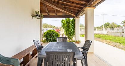 Apartment 'Appartamento Orto Degli Ulivi' with Private Terrace, Private Garden and Wi-Fi