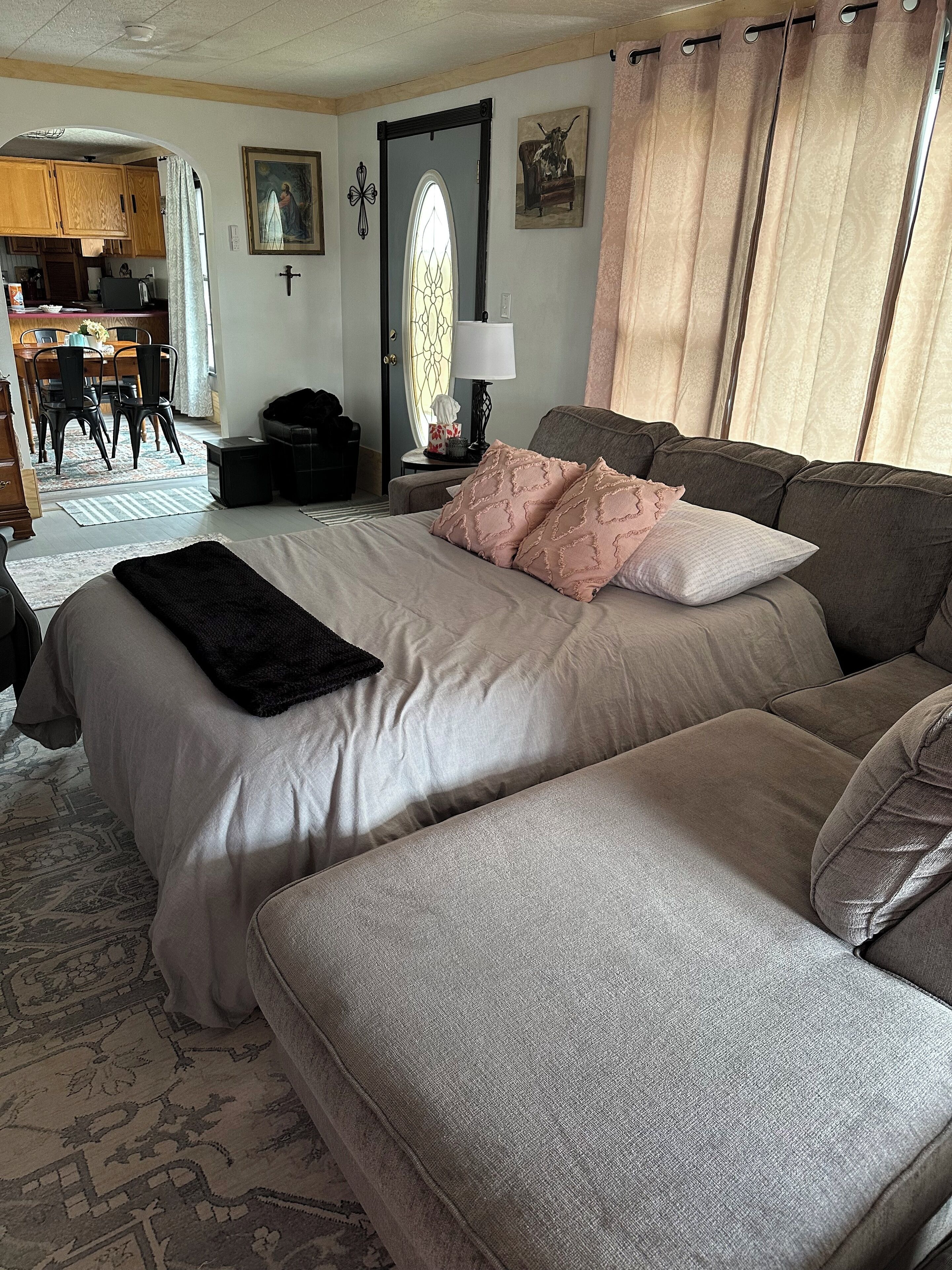 3 bedrooms, iron/ironing board, travel crib, free WiFi