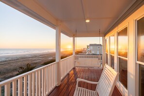 Property grounds - 🌊 Luxe Oceanfront Escape 4BR + Private Pool & Stunning Views (Holden Beach)
