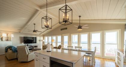 🌊 Luxe Oceanfront Escape 4BR + Private Pool & Stunning Views