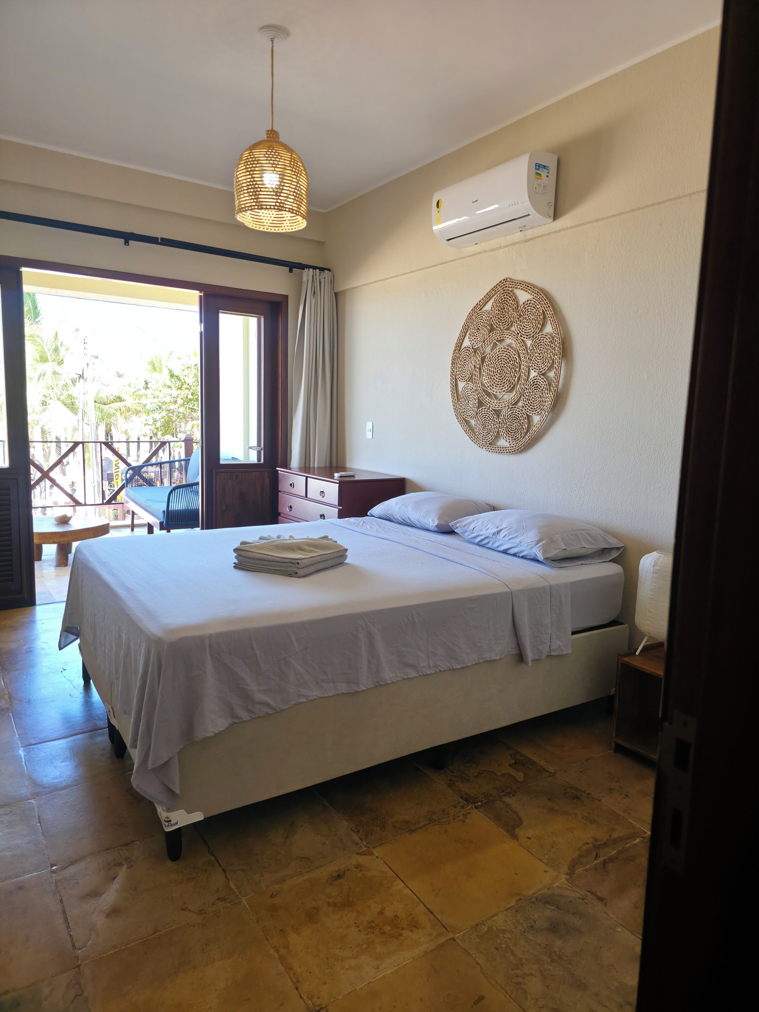 2 多间卧室、免费 WiFi、床单