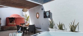 Vacation Home 'Rincón De La Fontana' with Mountain View, Wi-Fi and Air Conditioning