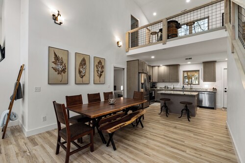 Maggie Valley Creekside Escape