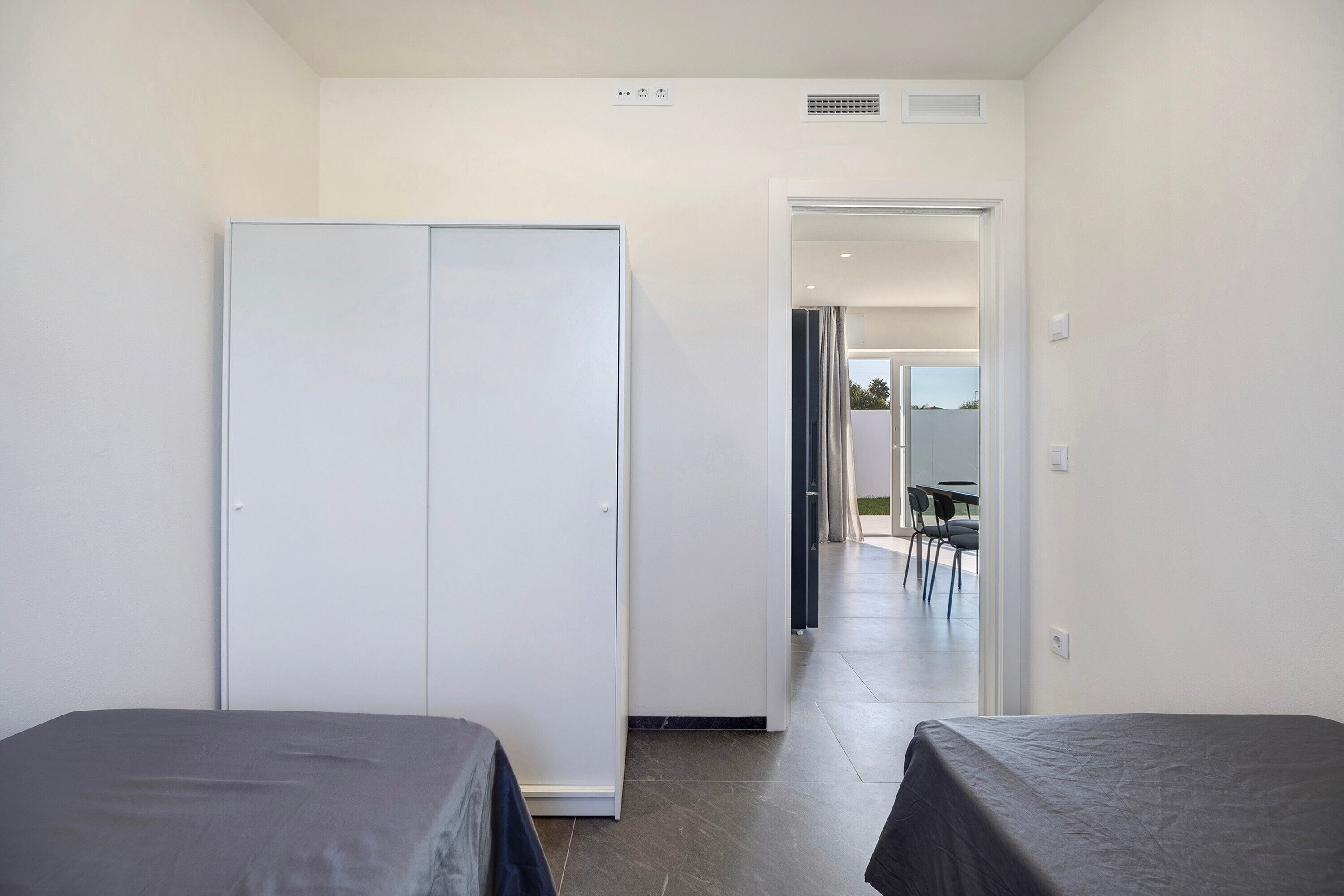 3 habitaciones, tabla de planchar con plancha y wifi gratis 