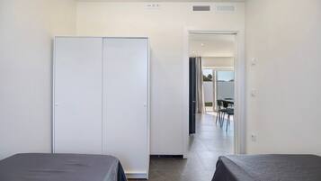 3 habitaciones, tabla de planchar con plancha y wifi gratis