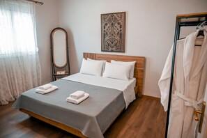 3 dormitorios, tabla de planchar con plancha, wifi gratis y ropa de cama