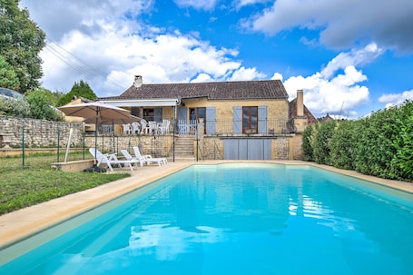 Pool. Charming House in Périgord with Large Private Pool