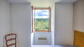 4 Schlafzimmer, Bügeleisen/Bügelbrett, kostenloses WLAN