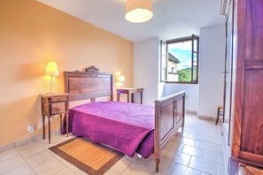 4 soverom, strykejern/-brett og wi-fi (inkludert)