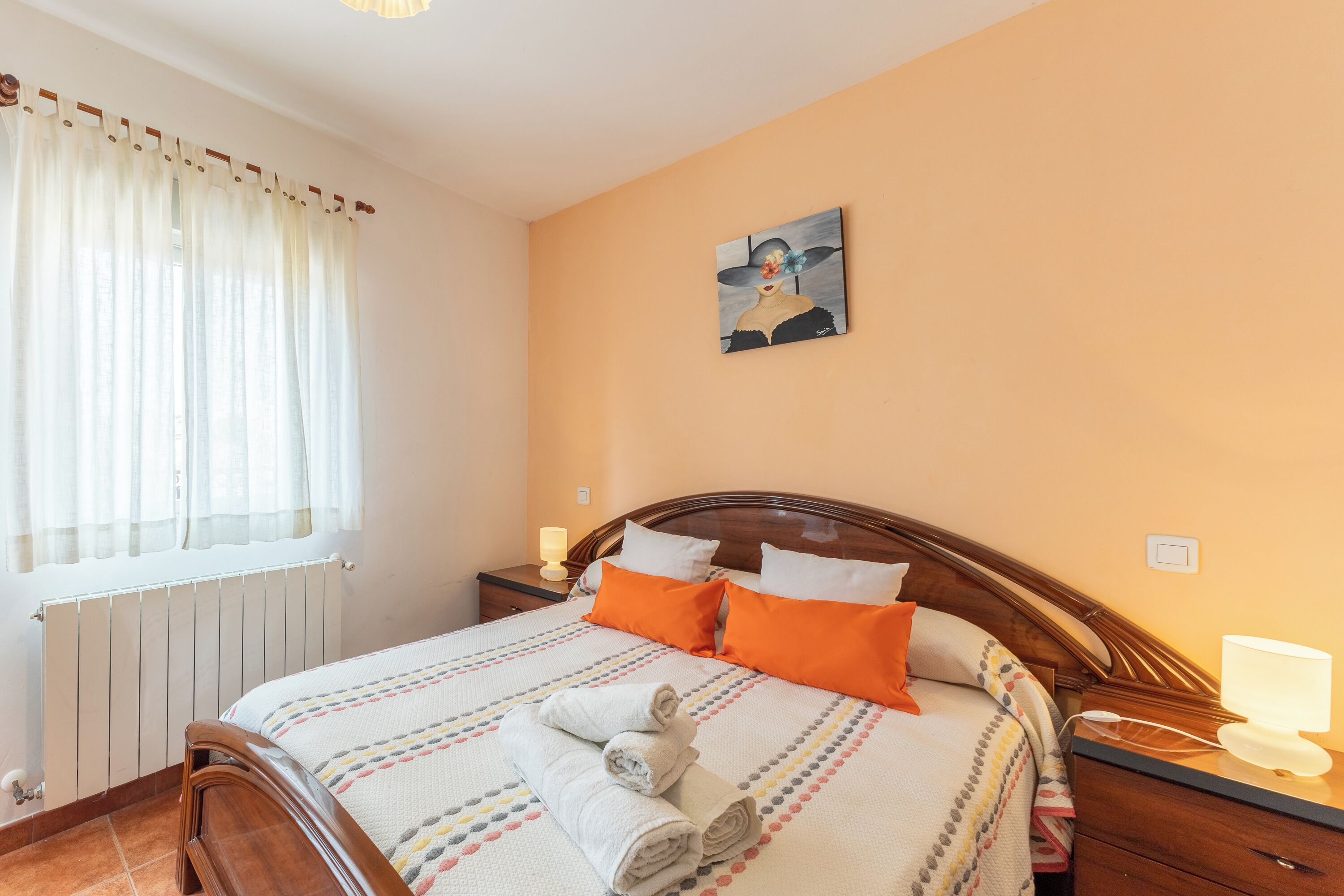 3 slaapkamers, een strijkplank/strijkijzer, beddengoed