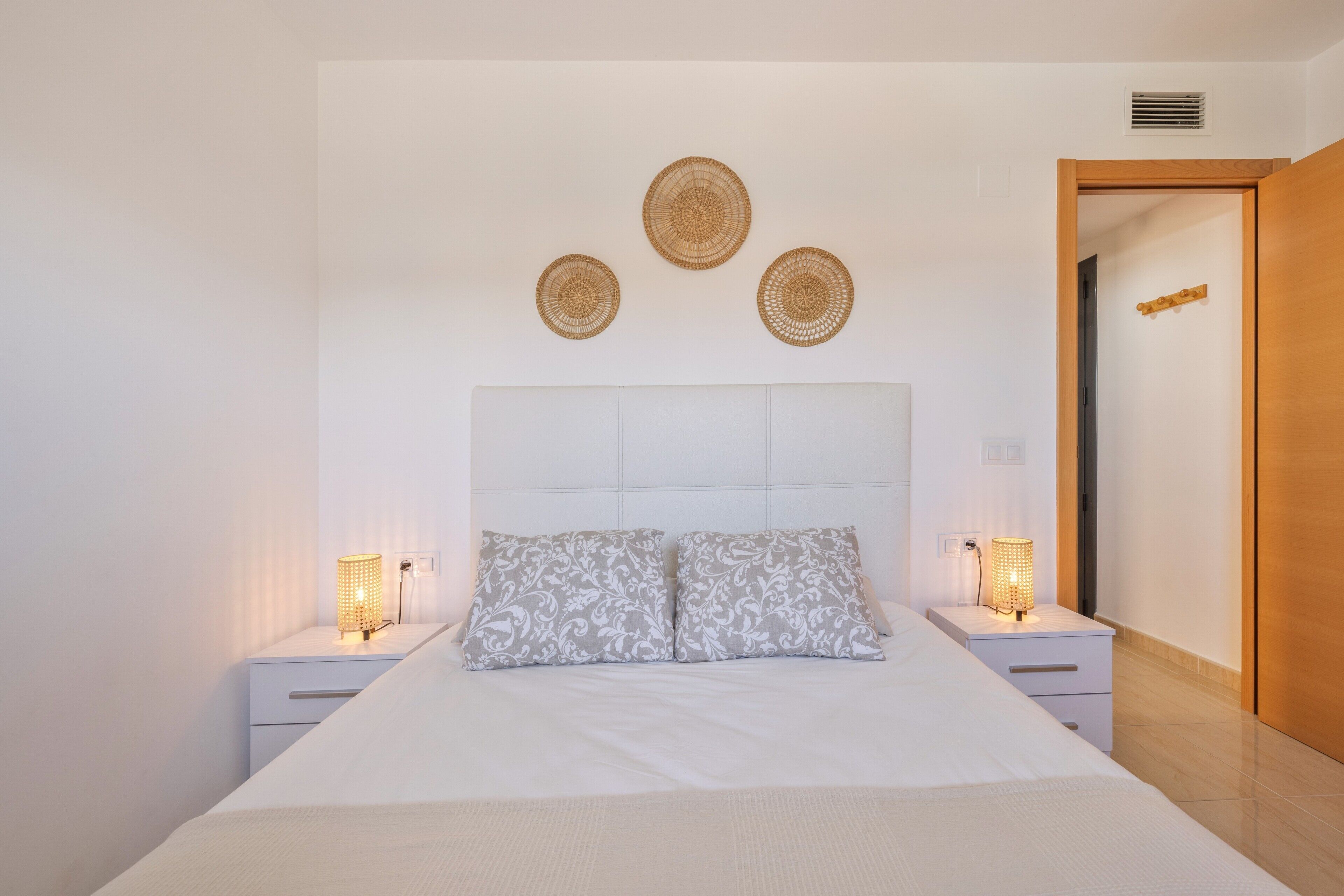 2 makuuhuonetta, silitysrauta/-lauta, ilmainen Wi-Fi, vuodevaatteet