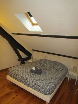 9 bedrooms, free WiFi - Domaine les Moustans with Pool (Porte-du-Quercy)