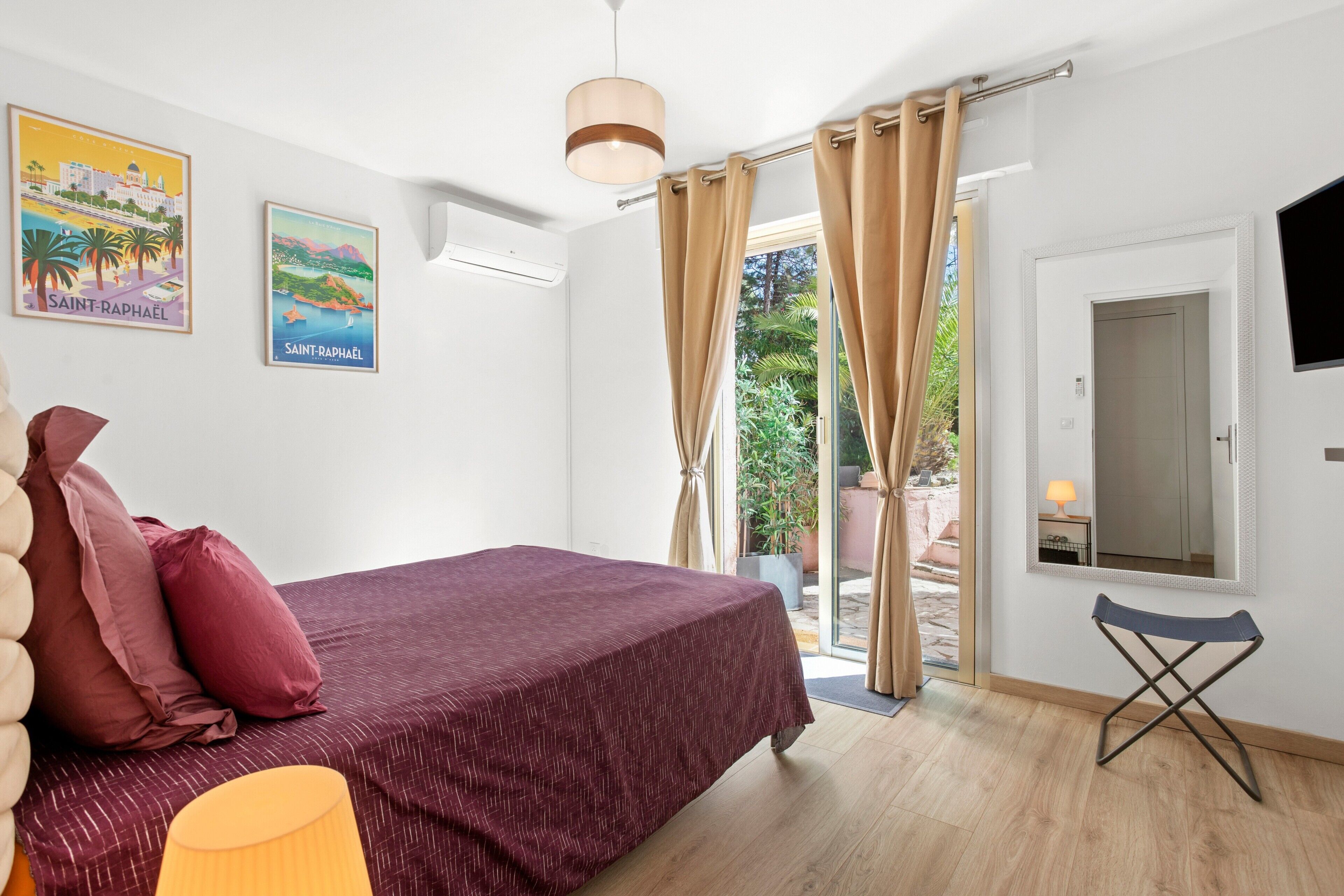 2 bedrooms, desk, free WiFi, bed sheets