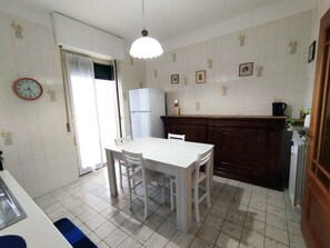 Dining - Apartment 'Delle Gemme' with Private Terrace and Balcony (Valenza)