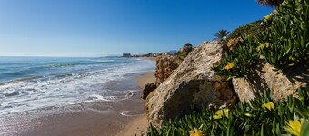 Holiday Home 'La Tramuntana' with Private Terrace, Wi-Fi and Air Conditioning