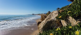 Holiday Home 'La Tramuntana' with Private Terrace, Wi-Fi and Air Conditioning