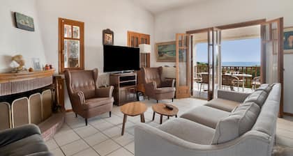 Holiday Home 'Villa Sugar Town' with Sea View, Wi-Fi and Air Conditioning