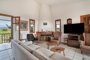 Télévision, cheminée