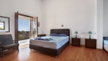 5 bedrooms, iron/ironing board, free WiFi, bed sheets