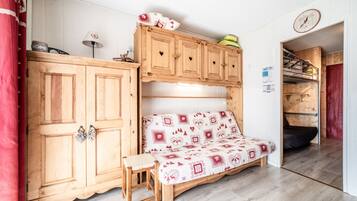 1 quarto, ferros/tábuas de passar roupa, Wi-Fi de cortesia