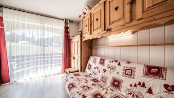 1 chambre, fer et planche Ă repasser, Wi-Fi gratuit, draps fournis