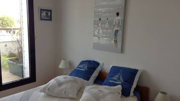 2 chambres, fer et planche à repasser, Wi-Fi gratuit, draps fournis