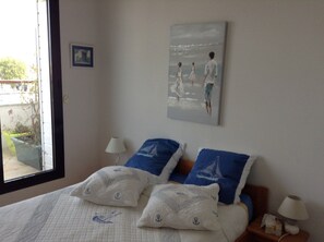 2 habitaciones, tabla de planchar con plancha y wifi gratis 