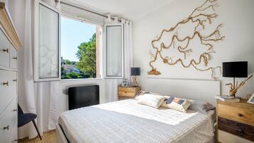 1 bedroom, iron/ironing board, free WiFi, bed sheets