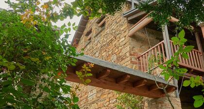 Country House 'Casa Rural Tio Eloy' with Mountain View and Shared Garden
