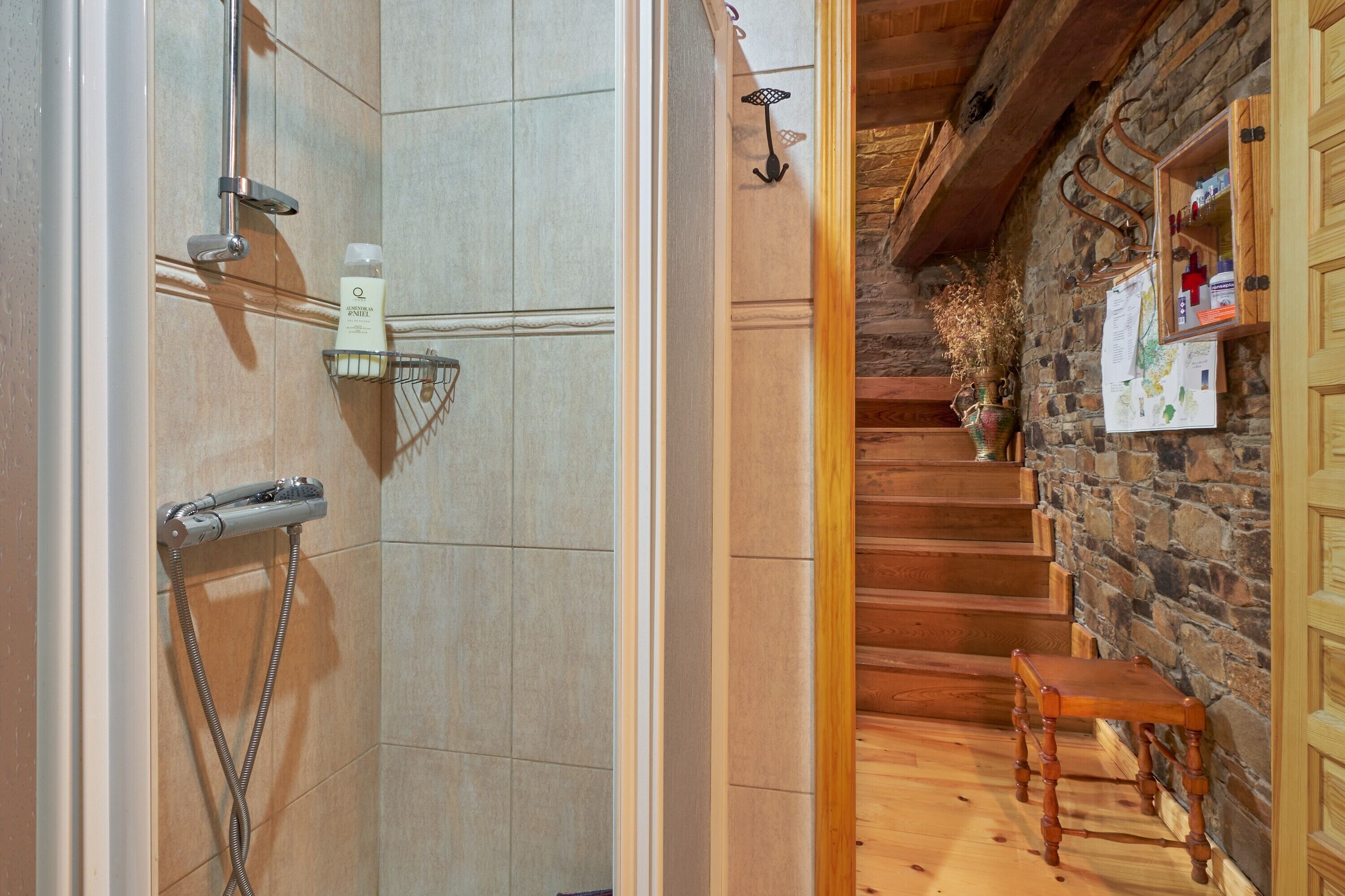 Shower, towels