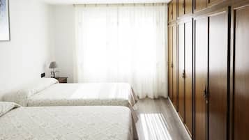 4 soverom, strykejern/-brett, wi-fi (inkludert) og sengetøy