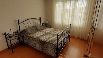 4 habitaciones, tabla de planchar con plancha y wifi gratis