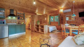 1 bedroom, bed sheets