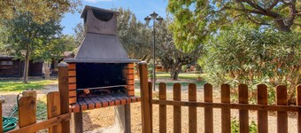 Apartment 'Entre Viejos Olivos 5' with Mountain View, Shared Pool and Air Conditioning