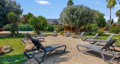 Null 'Entre Viejos Olivos 6' with Mountain View, Shared Pool and Air Conditioning