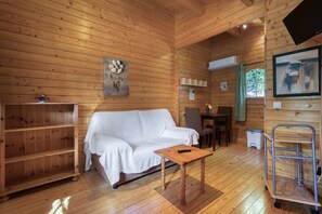 TV - Null 'Entre Viejos Olivos 6' with Mountain View, Shared Pool and Air Conditioning (Benicolet)