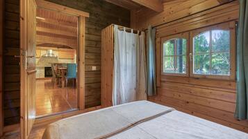 3 bedrooms, bed sheets