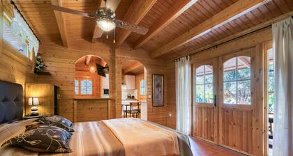 Null 'Entre Viejos Olivos 10' with Mountain View, Shared Pool and Air Conditioning