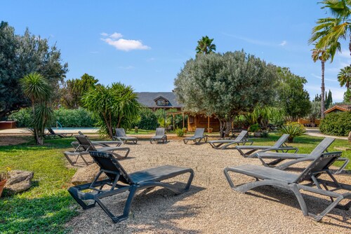 Null 'Entre Viejos Olivos 3' with Mountain View, Shared Pool and Air Conditioning