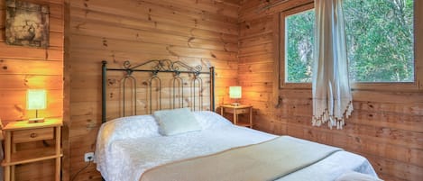 2 bedrooms, bed sheets