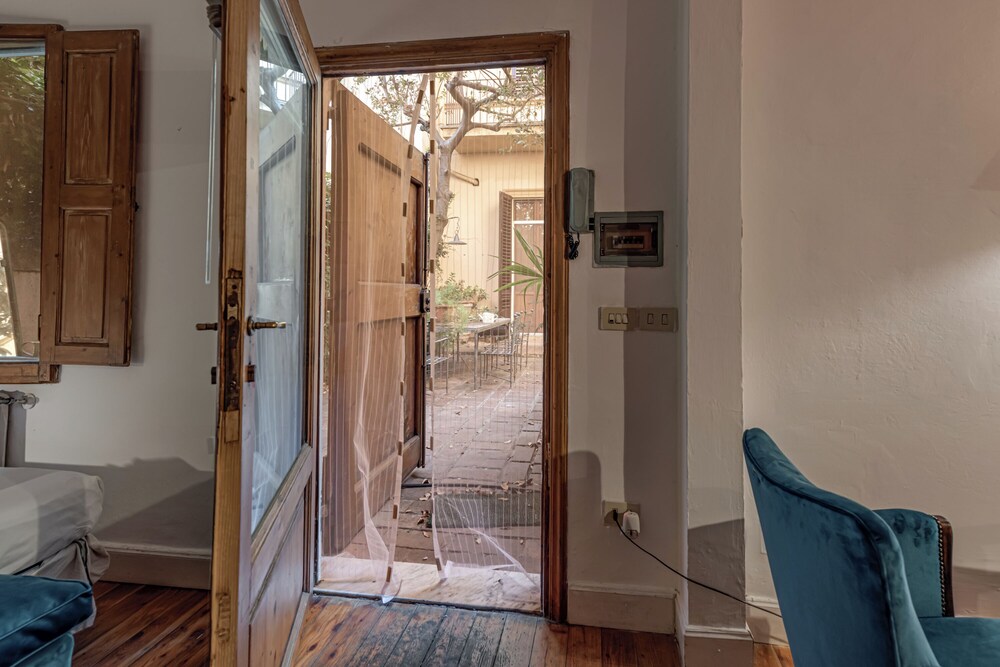 Apartment 'Florence City Center Con Giardino' with Private Garden and