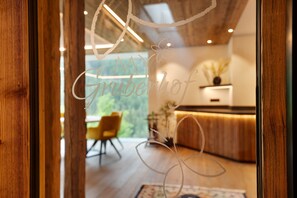 Interior - Apartment 'Striona' with Mountain View, Shared Terrace and Wi-Fi (Tiers)