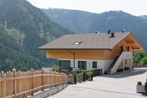 Exterior - Apartment 'Striona' with Mountain View, Shared Terrace and Wi-Fi (Tiers)