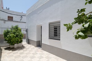 Exterior detail - Apartment 'Apartamentos Habana 1' with Air Conditioning (Barbate)