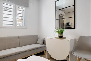 TV - Apartment 'Apartamentos Habana 2' with Air Conditioning (Barbate)