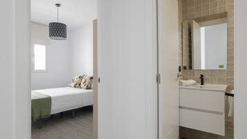 1 bedroom, bed sheets