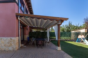 تناول الطعام بالخارج